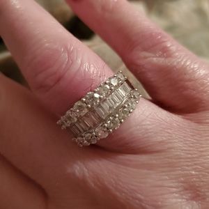 Beautiful platinum ring size 8.